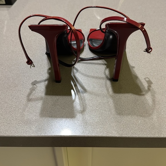 Saint Laurent size 38+ red pumps - Picture 2 of 5